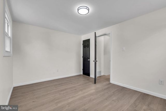 1605 N BOWLING GREEN DR, Cherry Hill, NJ 08003