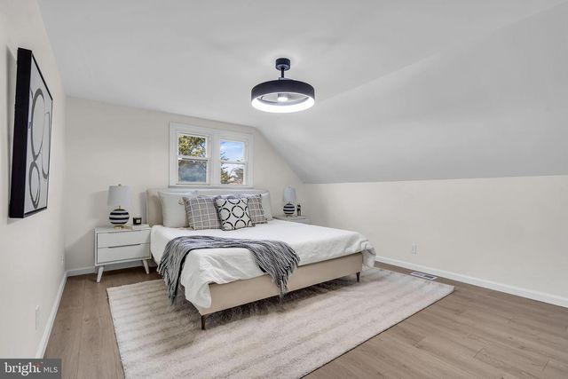 1605 N BOWLING GREEN DR, Cherry Hill, NJ 08003