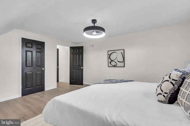 1605 N BOWLING GREEN DR, Cherry Hill, NJ 08003