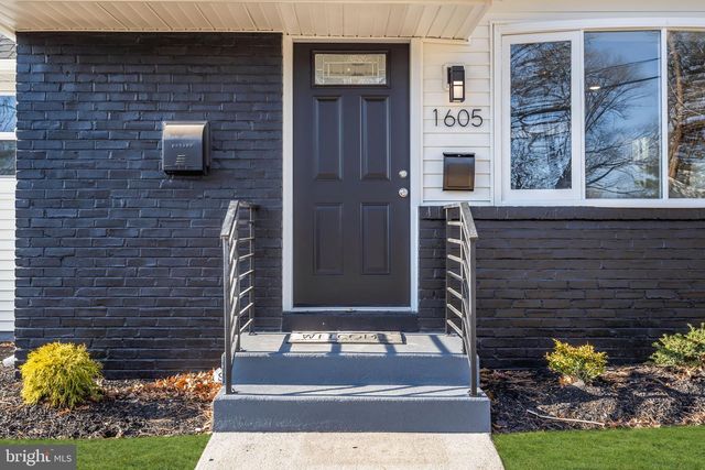 1605 N BOWLING GREEN DR, Cherry Hill, NJ 08003