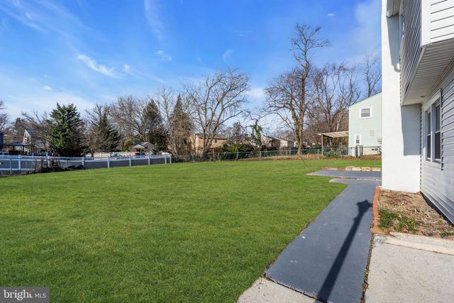 1605 N BOWLING GREEN DR, Cherry Hill, NJ 08003