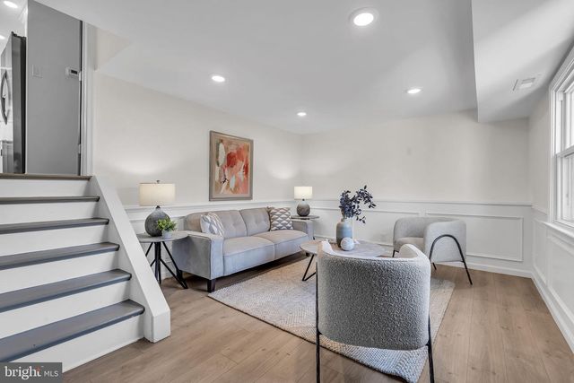 1605 N BOWLING GREEN DR, Cherry Hill, NJ 08003