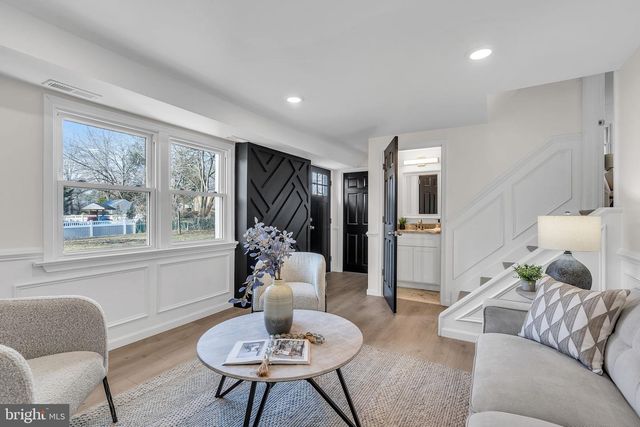 1605 N BOWLING GREEN DR, Cherry Hill, NJ 08003