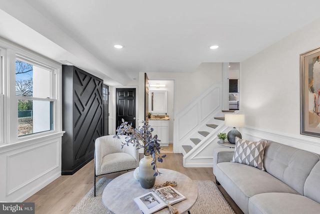 1605 N BOWLING GREEN DR, Cherry Hill, NJ 08003