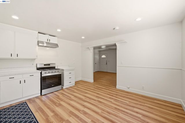10160 Crow Canyon Rd, Castro Valley, CA 94552