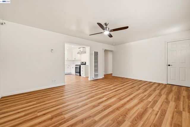 10160 Crow Canyon Rd, Castro Valley, CA 94552