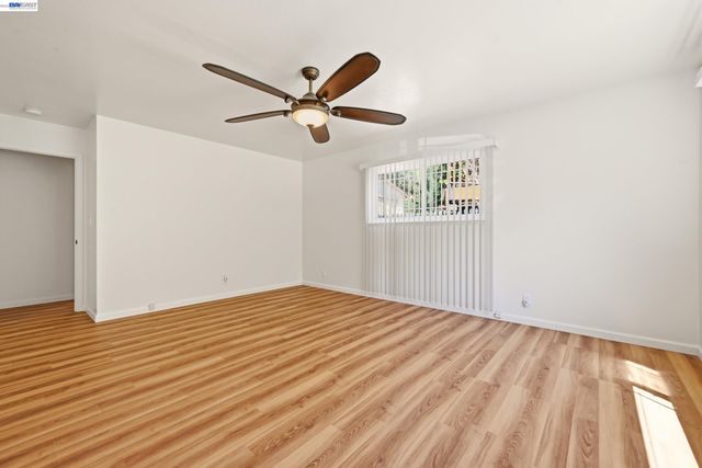 10160 Crow Canyon Rd, Castro Valley, CA 94552