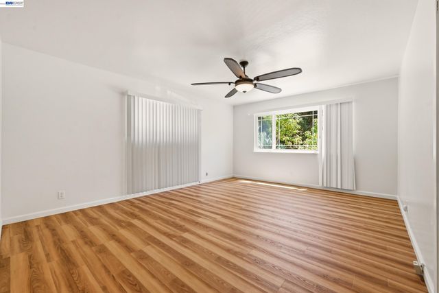 10160 Crow Canyon Rd, Castro Valley, CA 94552