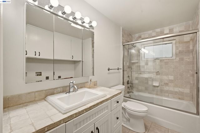 10160 Crow Canyon Rd, Castro Valley, CA 94552