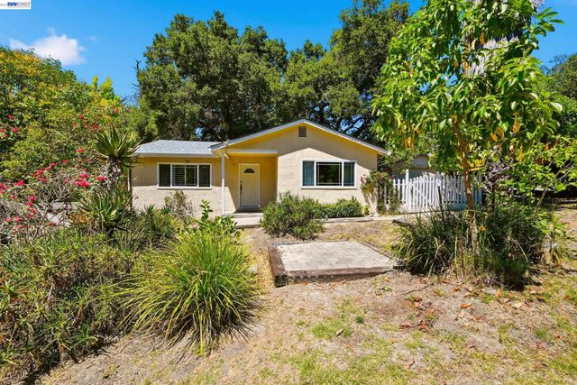 10160 Crow Canyon Rd, Castro Valley, CA 94552