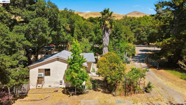 10160 Crow Canyon Rd, Castro Valley, CA 94552