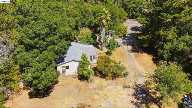 10160 Crow Canyon Rd, Castro Valley, CA 94552