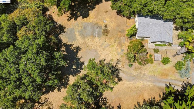 10160 Crow Canyon Rd, Castro Valley, CA 94552