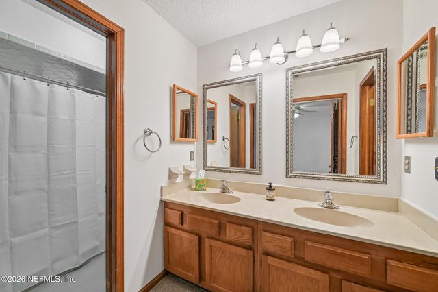 786 SWISS OAKS Court, St. Johns, FL 32259
