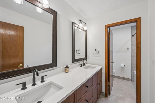 786 SWISS OAKS Court, St. Johns, FL 32259