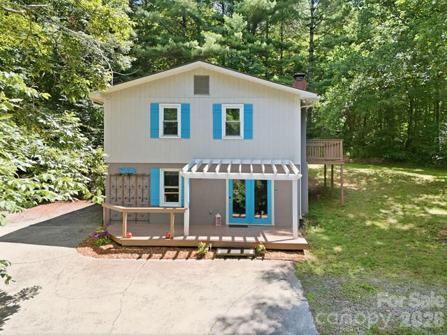 95 Walker Cove Road, Black Mountain, NC 28711