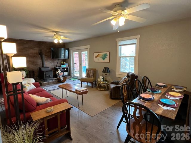 95 Walker Cove Road, Black Mountain, NC 28711