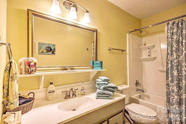 95 Walker Cove Road, Black Mountain, NC 28711