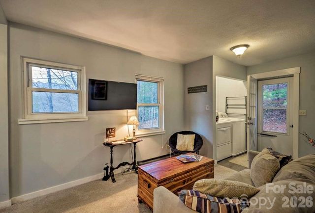 95 Walker Cove Road, Black Mountain, NC 28711