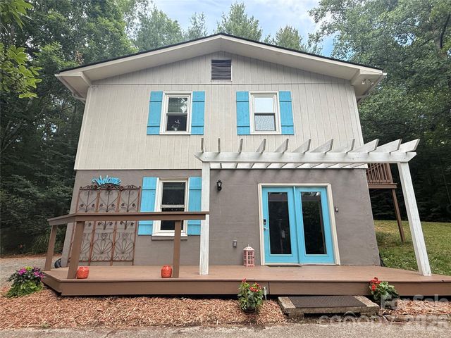 95 Walker Cove Road, Black Mountain, NC 28711