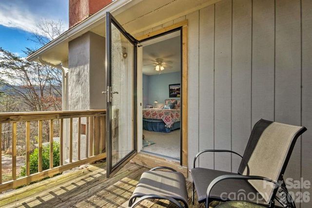 95 Walker Cove Road, Black Mountain, NC 28711