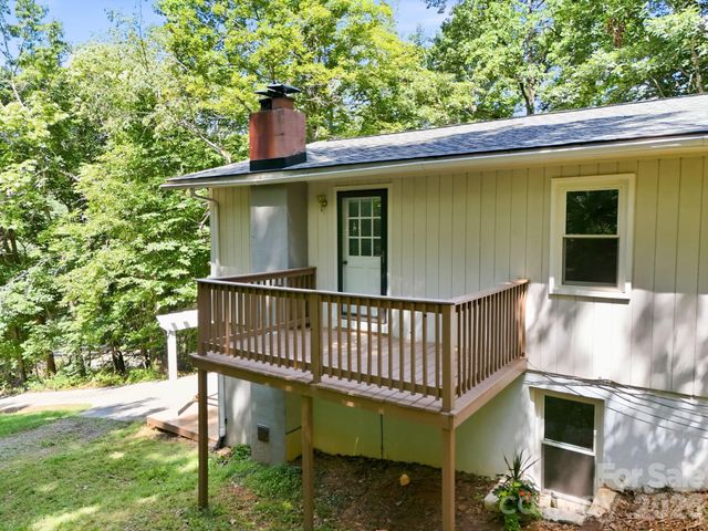 95 Walker Cove Road, Black Mountain, NC 28711