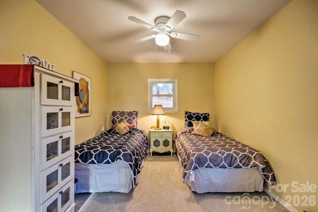 95 Walker Cove Road, Black Mountain, NC 28711