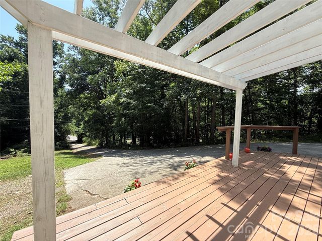 95 Walker Cove Road, Black Mountain, NC 28711