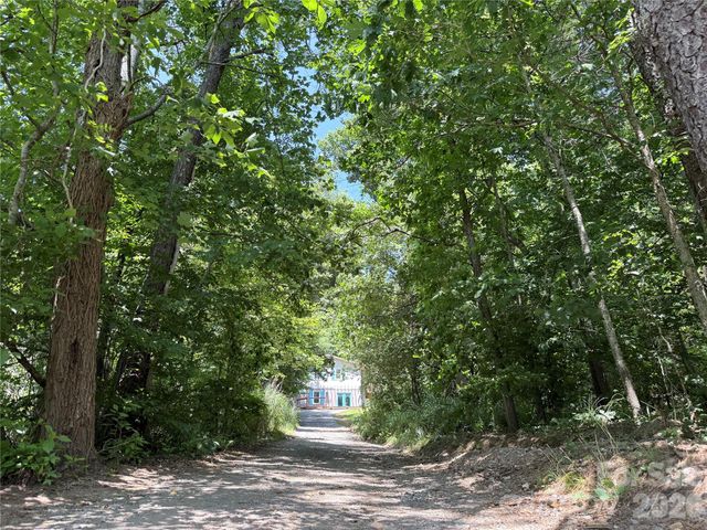 95 Walker Cove Road, Black Mountain, NC 28711