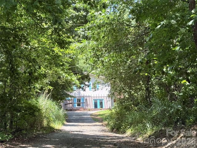 95 Walker Cove Road, Black Mountain, NC 28711