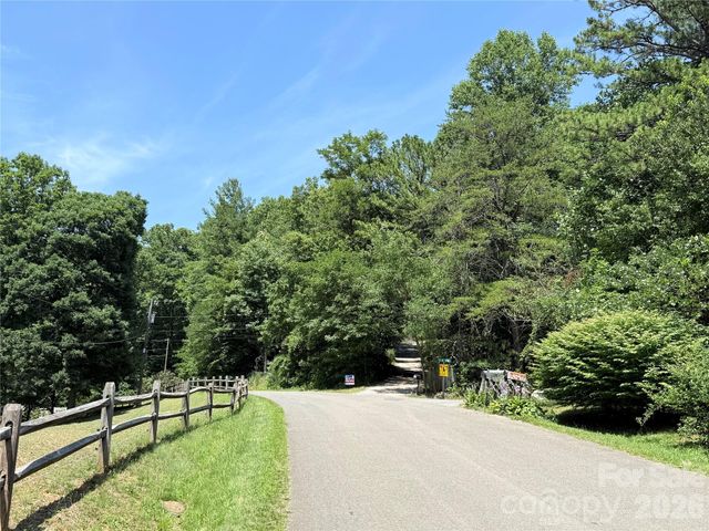 95 Walker Cove Road, Black Mountain, NC 28711