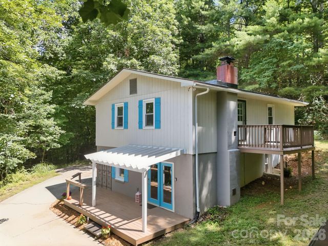 95 Walker Cove Road, Black Mountain, NC 28711