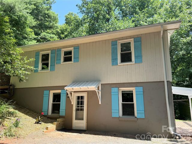 95 Walker Cove Road, Black Mountain, NC 28711