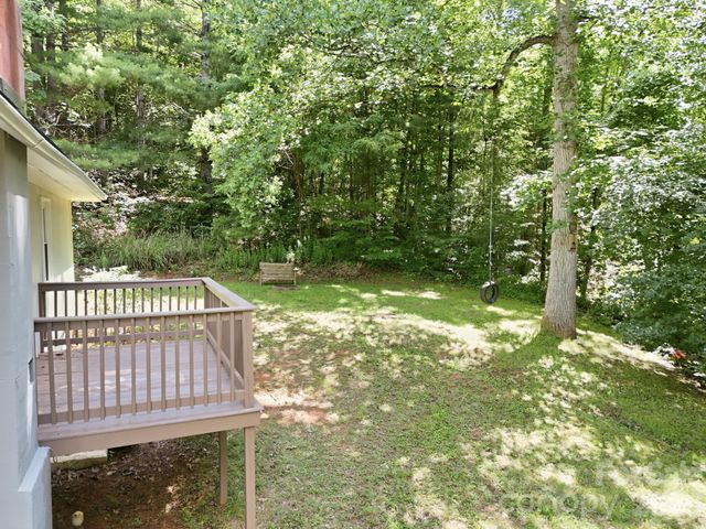 95 Walker Cove Road, Black Mountain, NC 28711