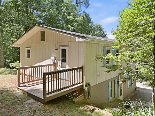 95 Walker Cove Road, Black Mountain, NC 28711