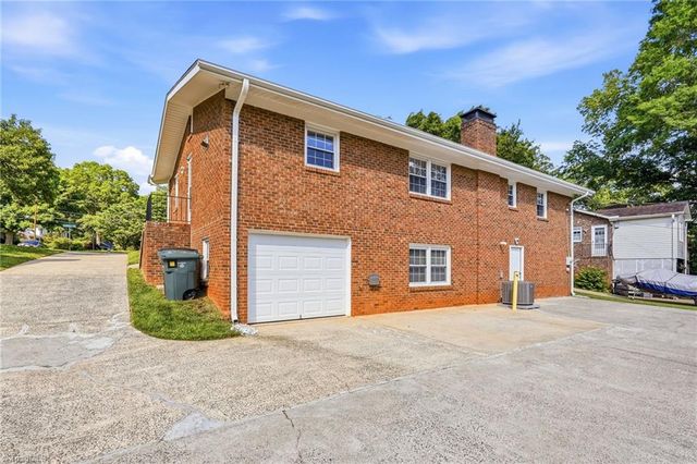 2760 Edinberg Drive, Winston-salem, NC 27103