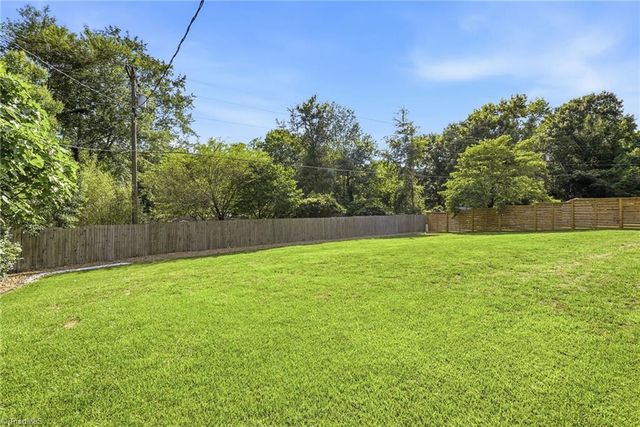2760 Edinberg Drive, Winston-salem, NC 27103