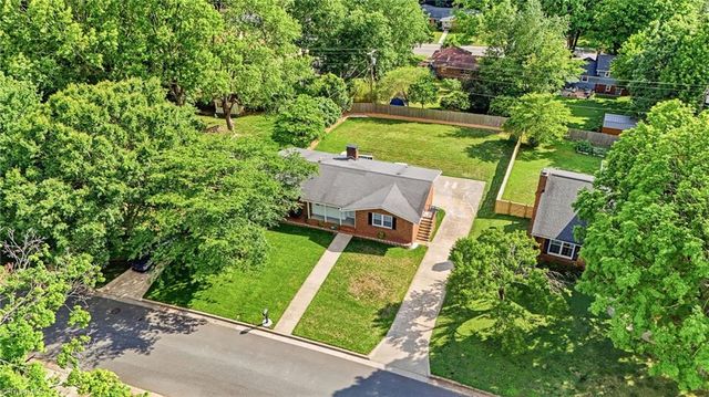 2760 Edinberg Drive, Winston-salem, NC 27103