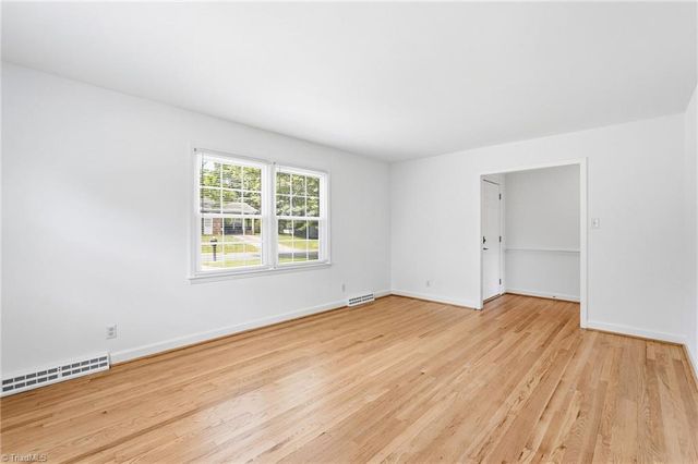 2760 Edinberg Drive, Winston-salem, NC 27103