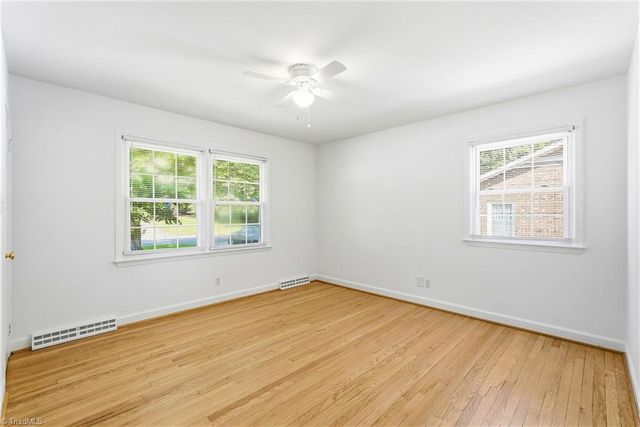 2760 Edinberg Drive, Winston-salem, NC 27103