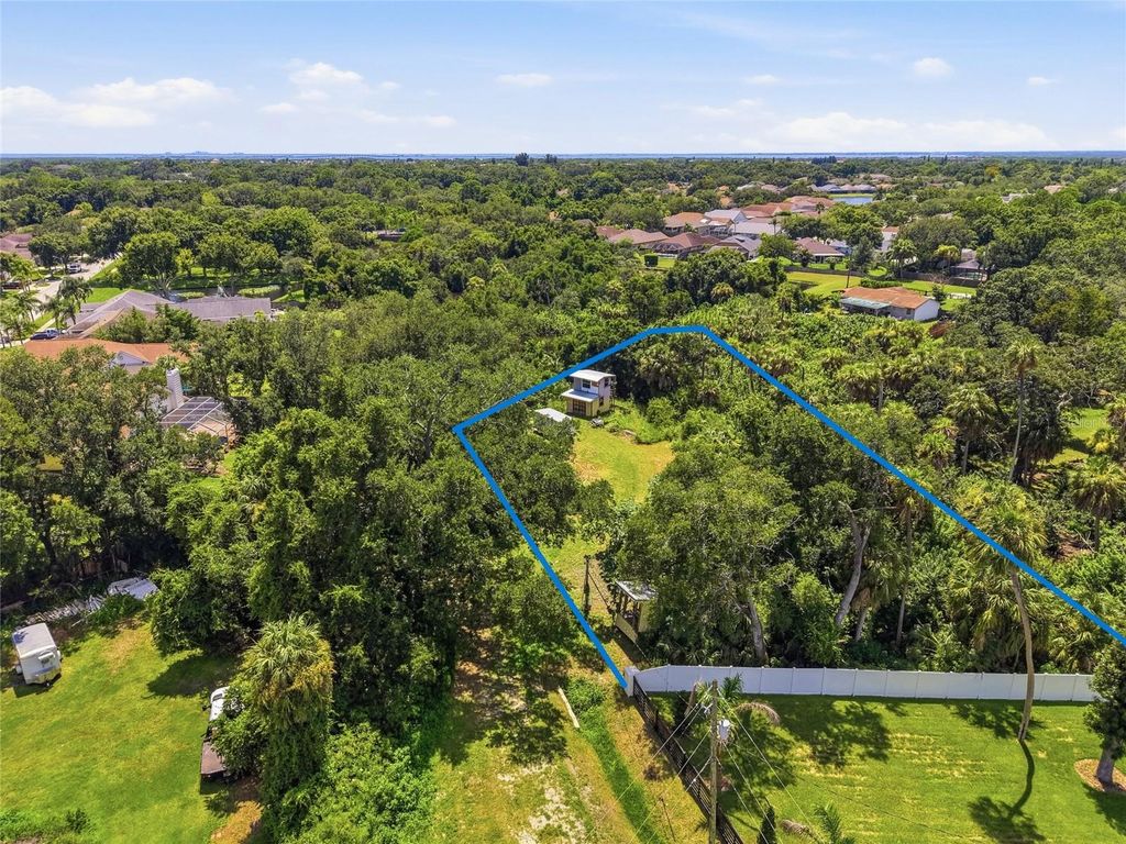 Image 23 of property listing at 6750 E CREEK, Tampa, FL 33615