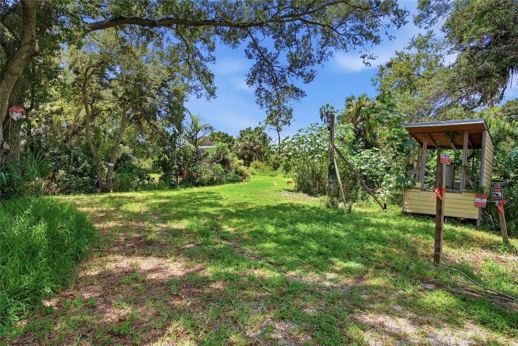 Image 8 of property listing at 6750 E CREEK, Tampa, FL 33615