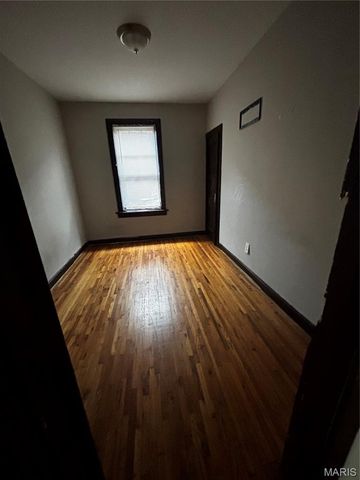 4319 S 38th Street, St Louis, MO 63116