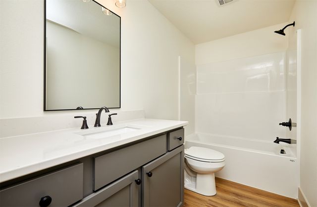 107 Golf View Drive, Osceola, IA 50213