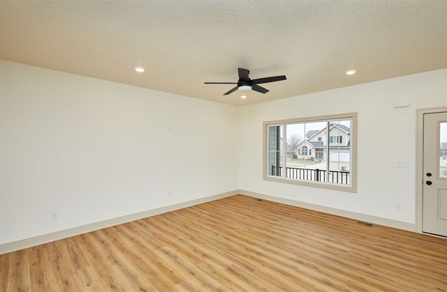 107 Golf View Drive, Osceola, IA 50213