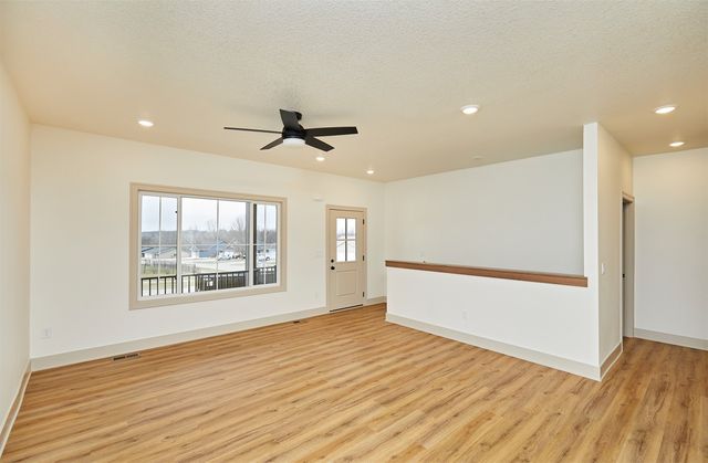 107 Golf View Drive, Osceola, IA 50213