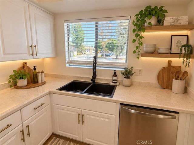 9385 Mesa Verde E, Montclair, CA 91763
