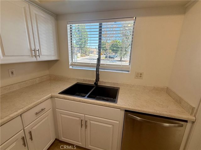 9385 Mesa Verde E, Montclair, CA 91763