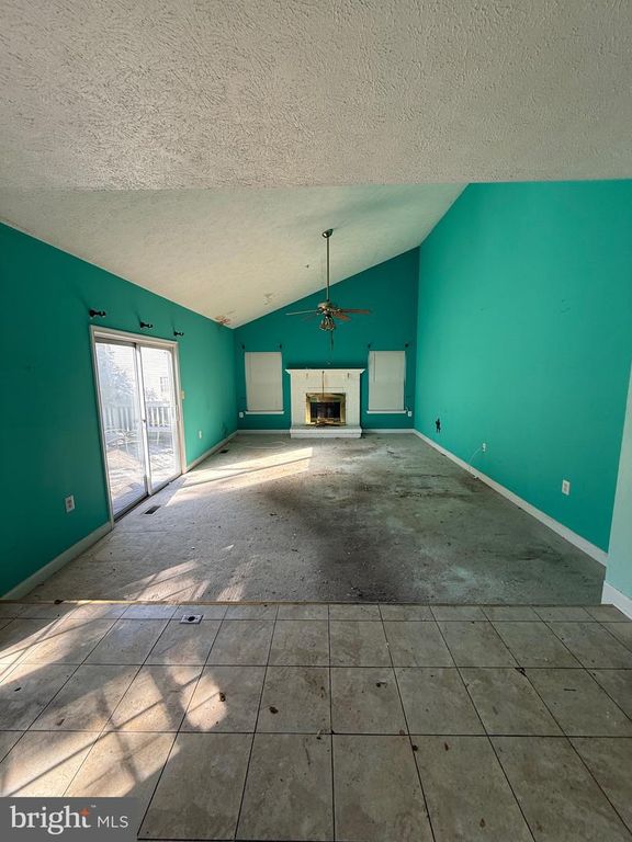 Image 12 of property listing at 16101 ALLENGLEN CT, Bowie, MD 20716