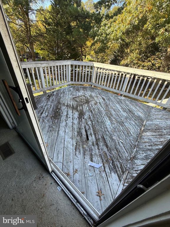 Image 13 of property listing at 16101 ALLENGLEN CT, Bowie, MD 20716